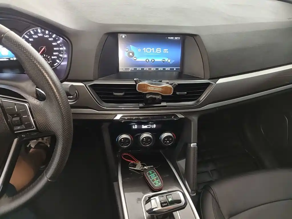 Photo 13 - Haval H6