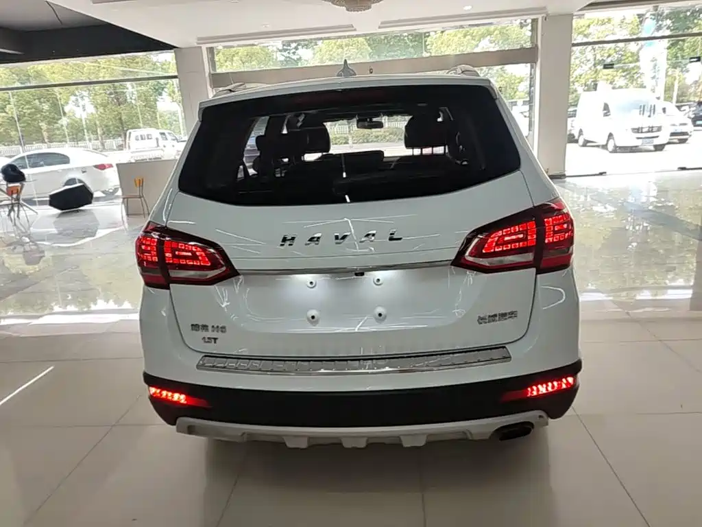 Photo 6 - Haval H6