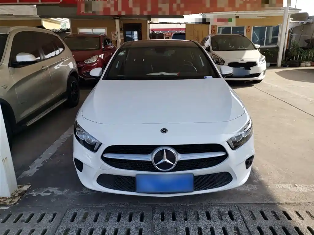 Mercedes-Benz A-Class (Import) 2019 A 200 Dynamic Version фото 19