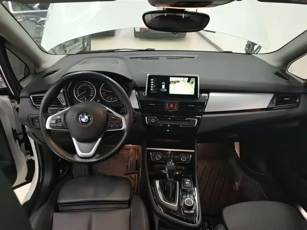 BMW 2 Series Touring 2016 220i Leading Model фото 10