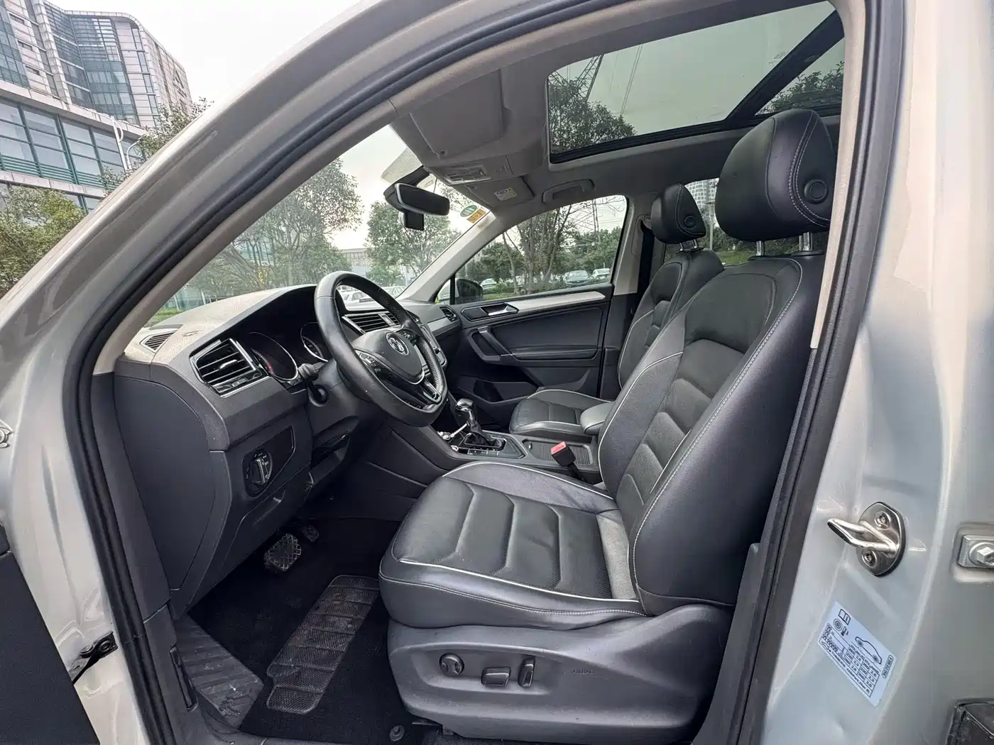 Volkswagen Tiguan L 2017 330TSI Automatic 2WD Flagship Edition фото 6