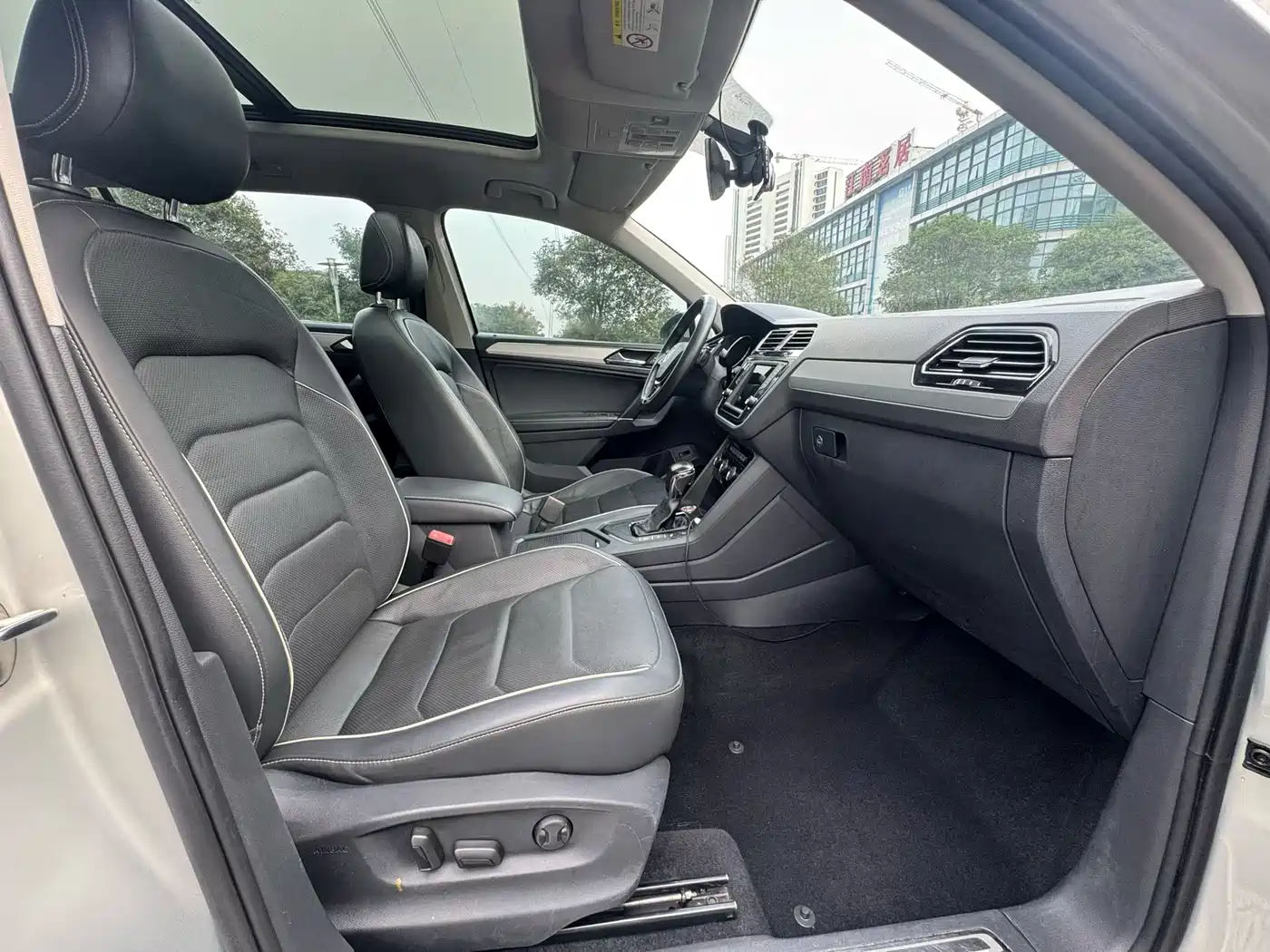 Volkswagen Tiguan L 2017 330TSI Automatic 2WD Flagship Edition фото 9