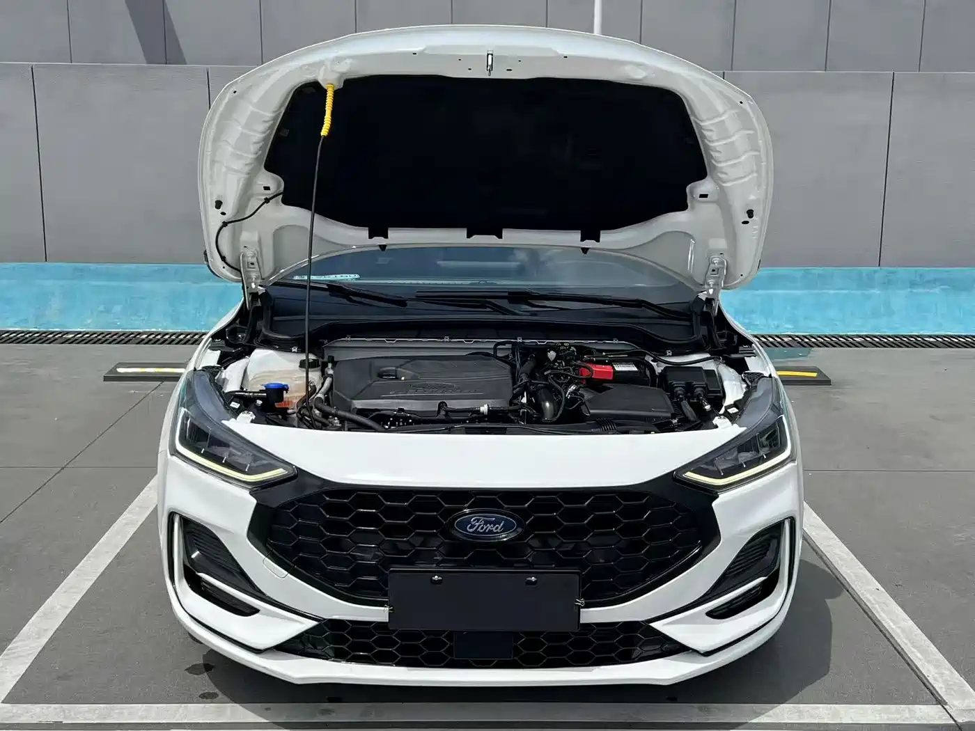 FORD FOX