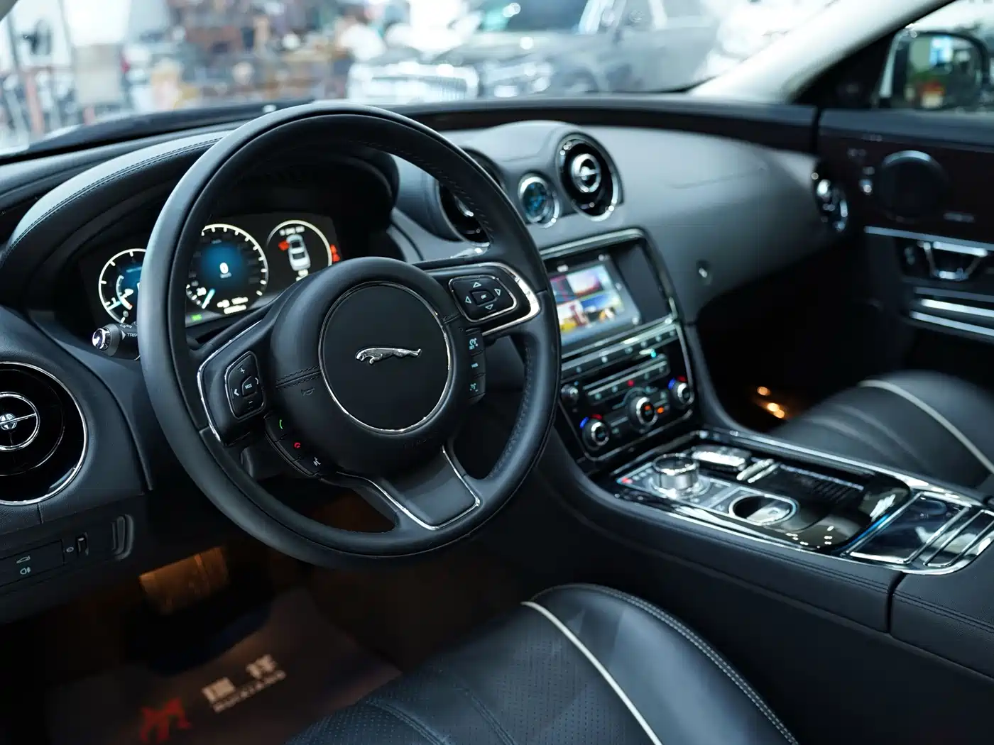 Jaguar XJ 2017 2016 XJL 3.0 SC 4WD Panorama Business Edition