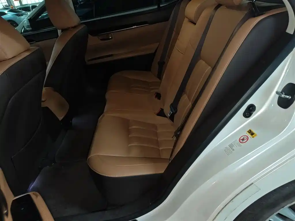 Lexus ES 2015 200 Elite Edition фото 15
