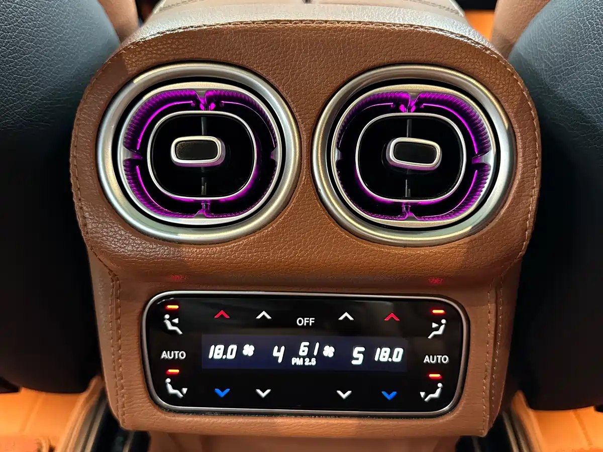 Mercedes-Benz GLC 2026 GLC 300 L 4MATIC Sport 5-Seater фото 24
