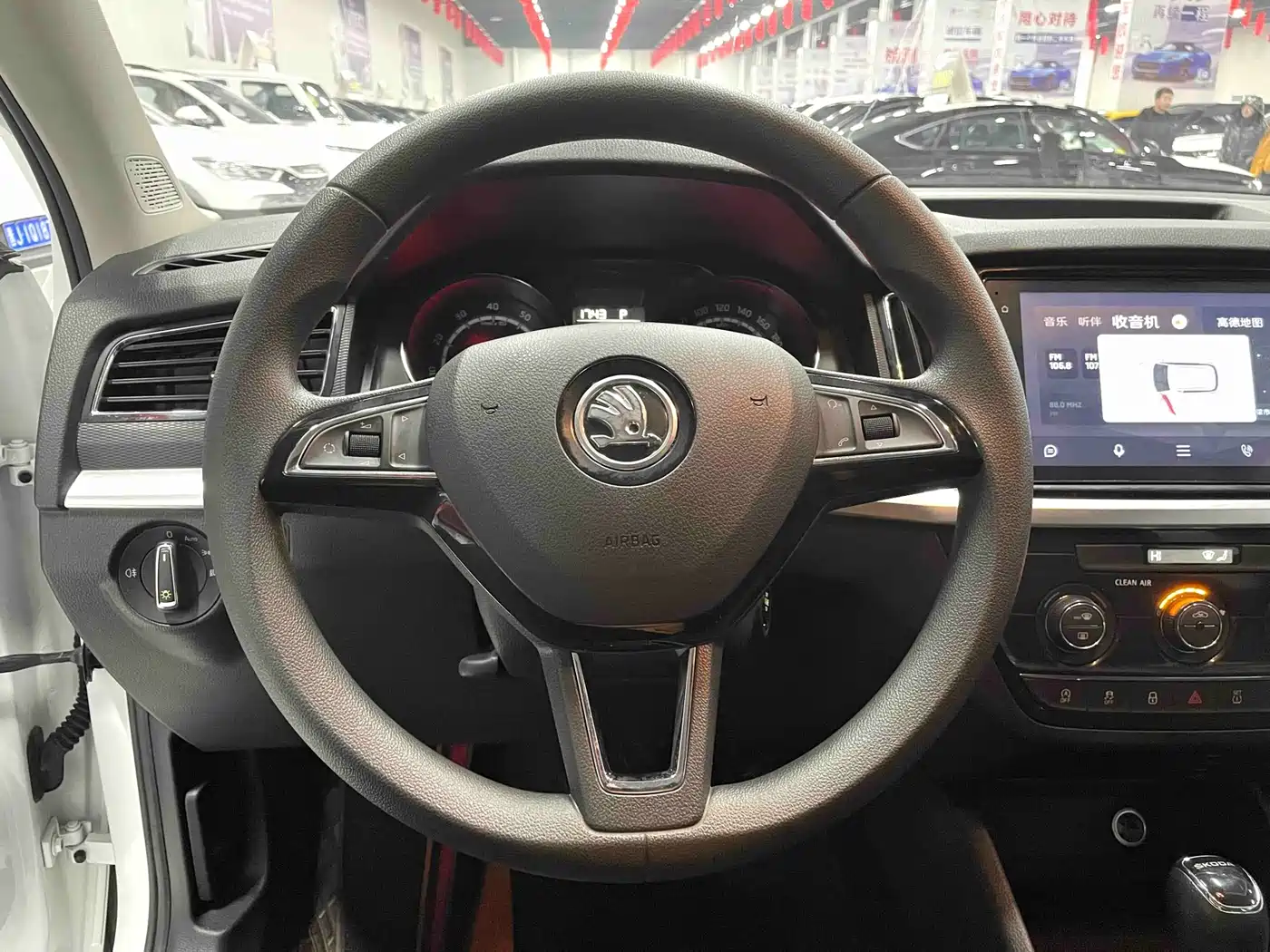 Škoda Kamiq 2023 Facelift 1.5L Auto Comfort Edition фото 4