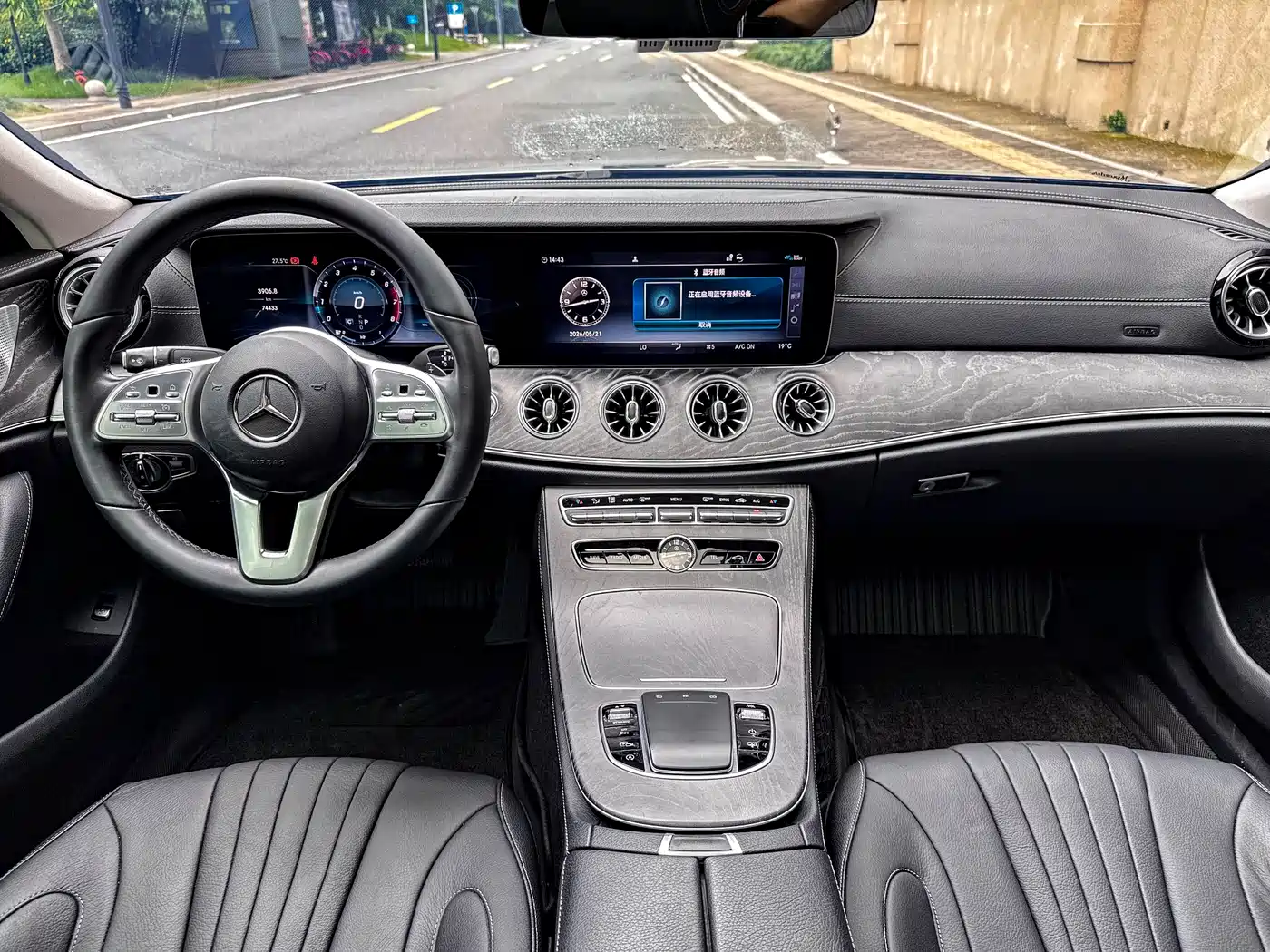 Mercedes-Benz CLS 2018 CLS 300 Luxury фото 8