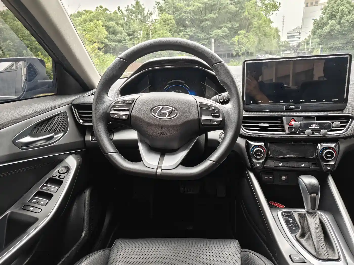 Hyundai Fista 2021 280TGDi DLX Luxury Edition фото 9