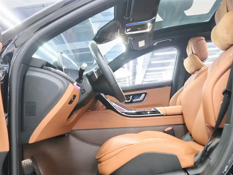 Photo 20 - Mercedes-Benz S-Class