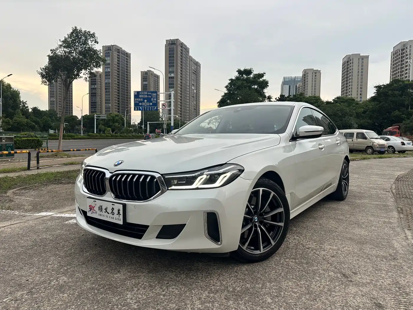 BMW 6 Series GT 2022 Model 630i Luxury Design Package