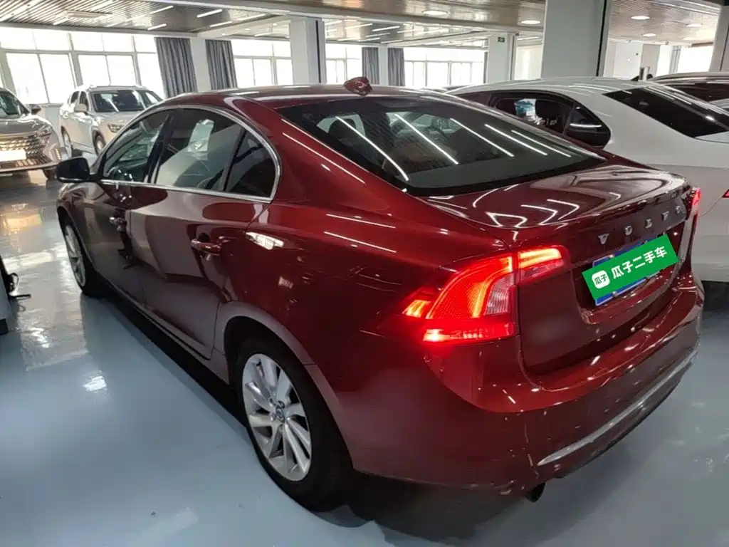 Фото 5 - Volvo S60