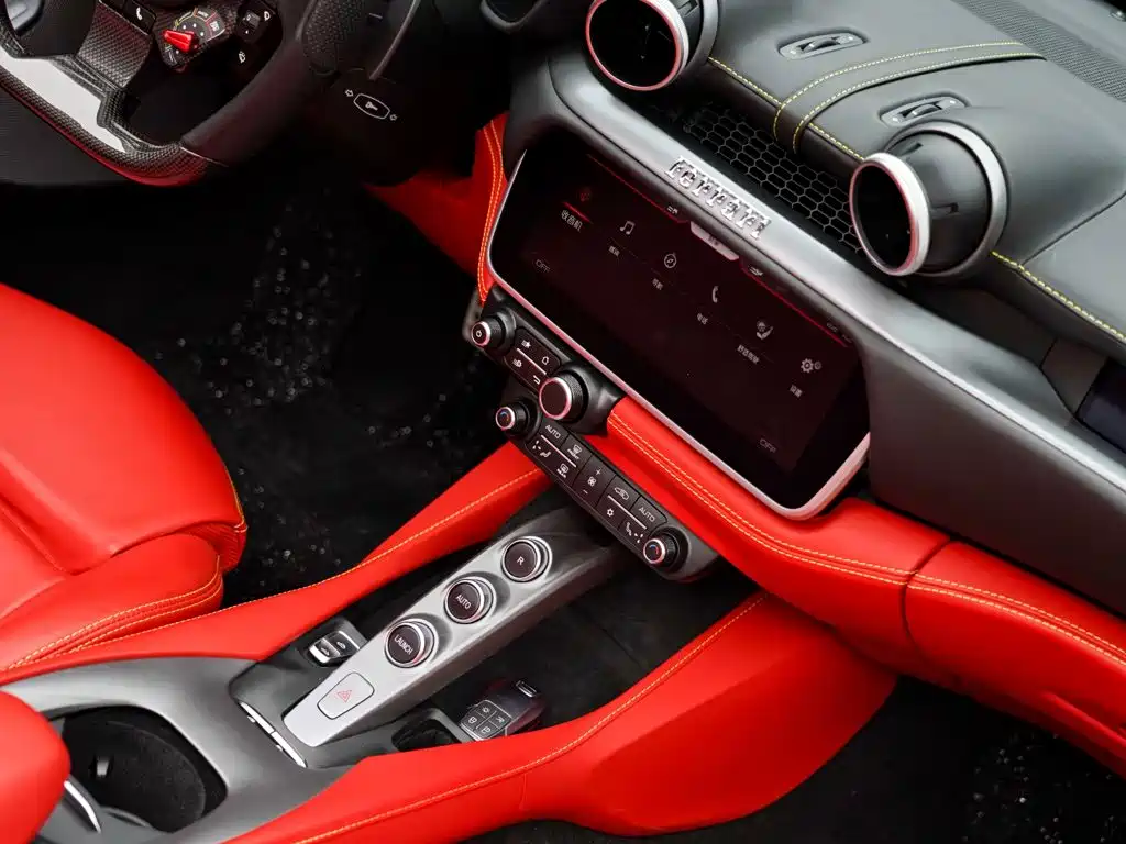 Photo 19 - Ferrari Portofino