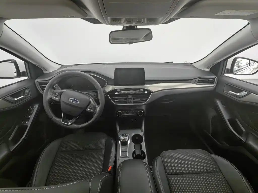 Фото 5 - Ford Focus