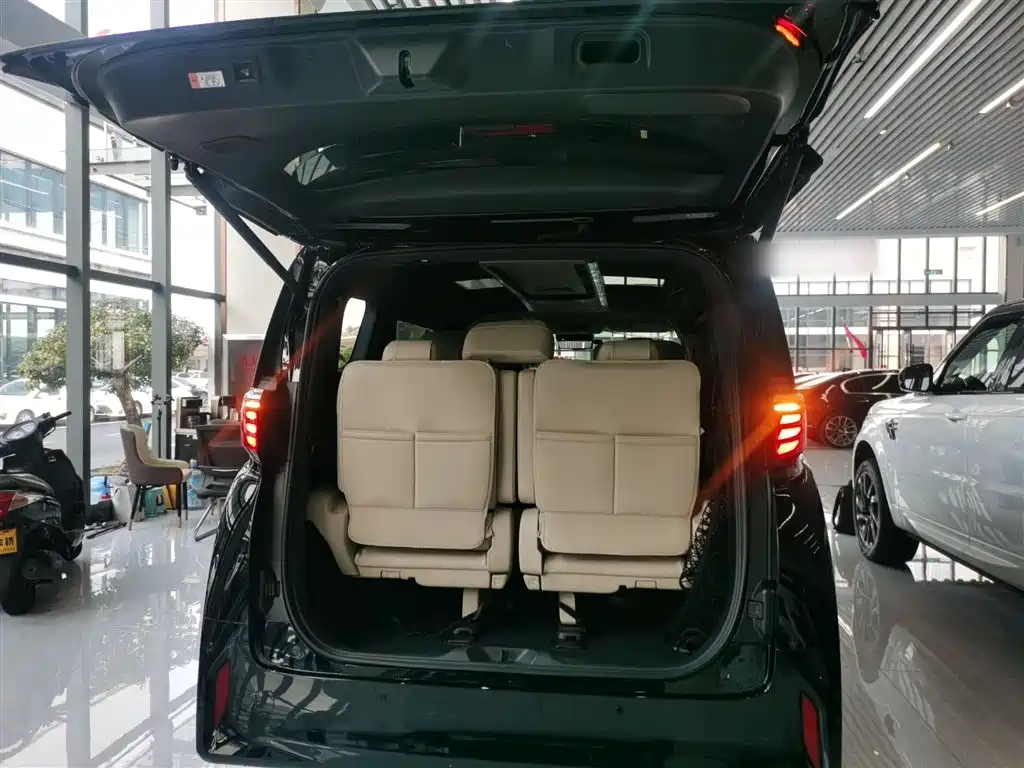 Toyota Alphard 2024 Hybrid 2.5L Prestige Edition фото 9