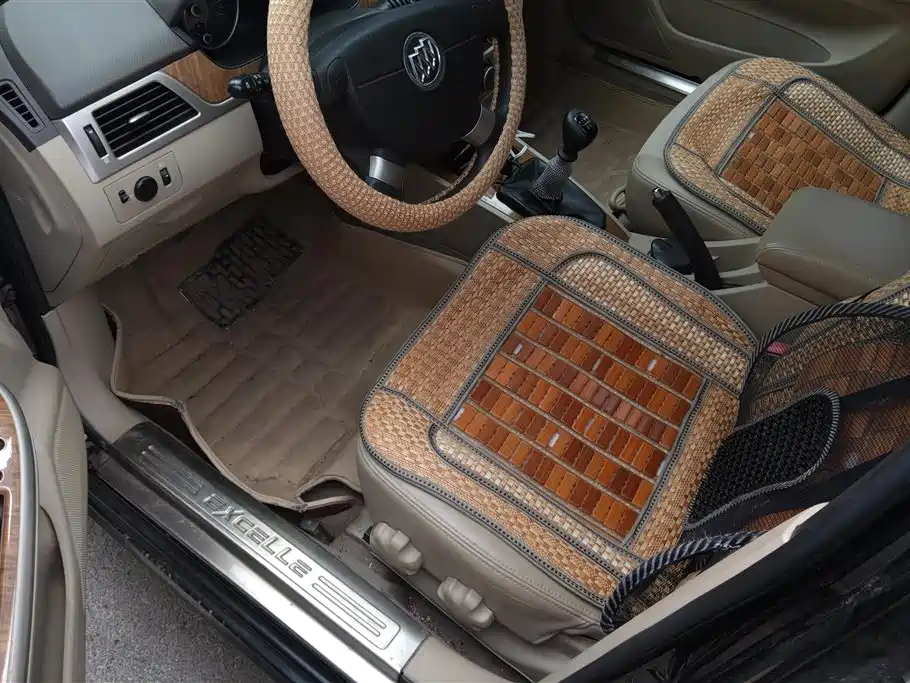 Buick Excelle 2015 1.5L Manual Classic фото 8