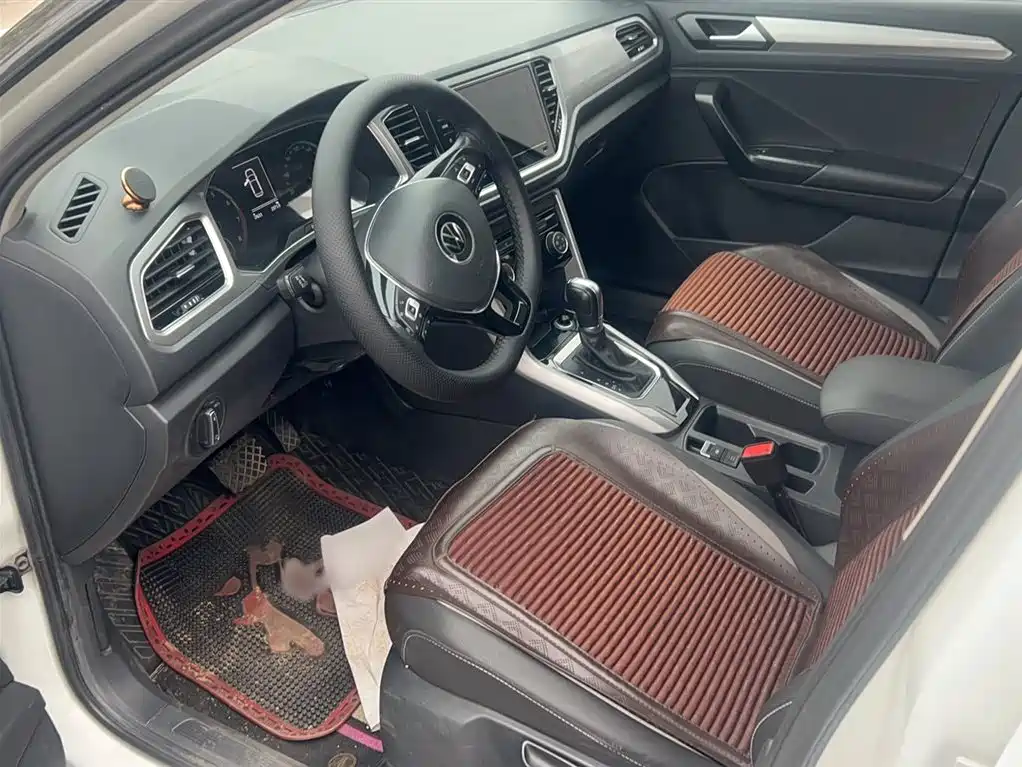 VOLKSWAGEN T-ROC EXPLORING SONGS