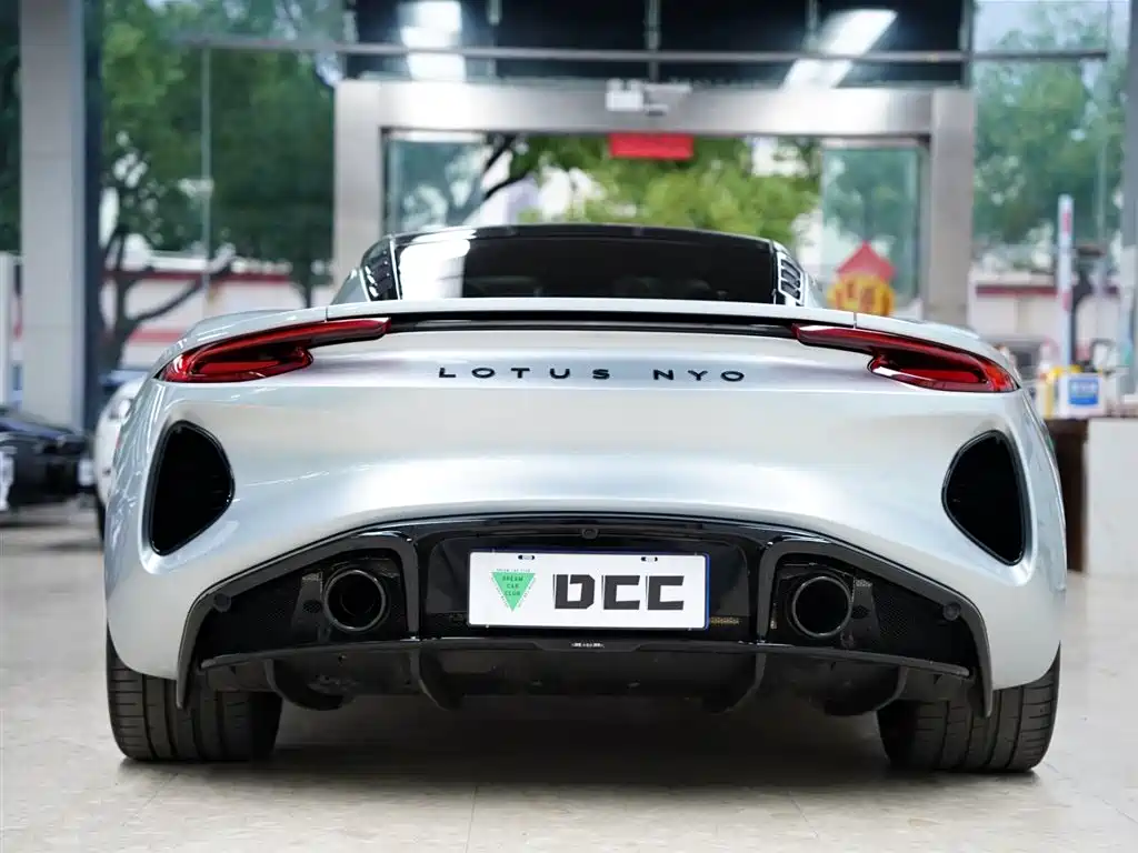 Lotus Cars EMIRA 2021 2.0T DCT First Edition фото 8