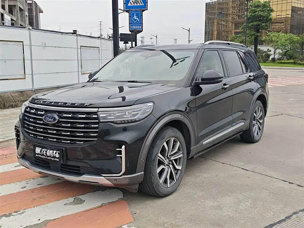 Фото 1 - Ford Explorer