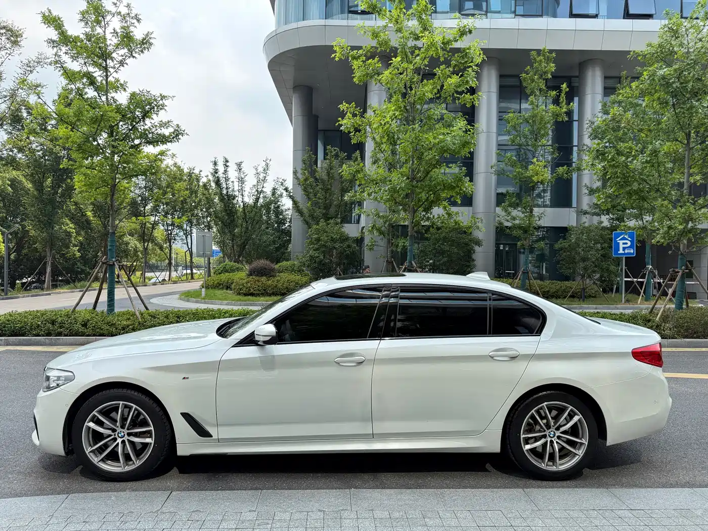 صورة 4 - BMW 5 Series