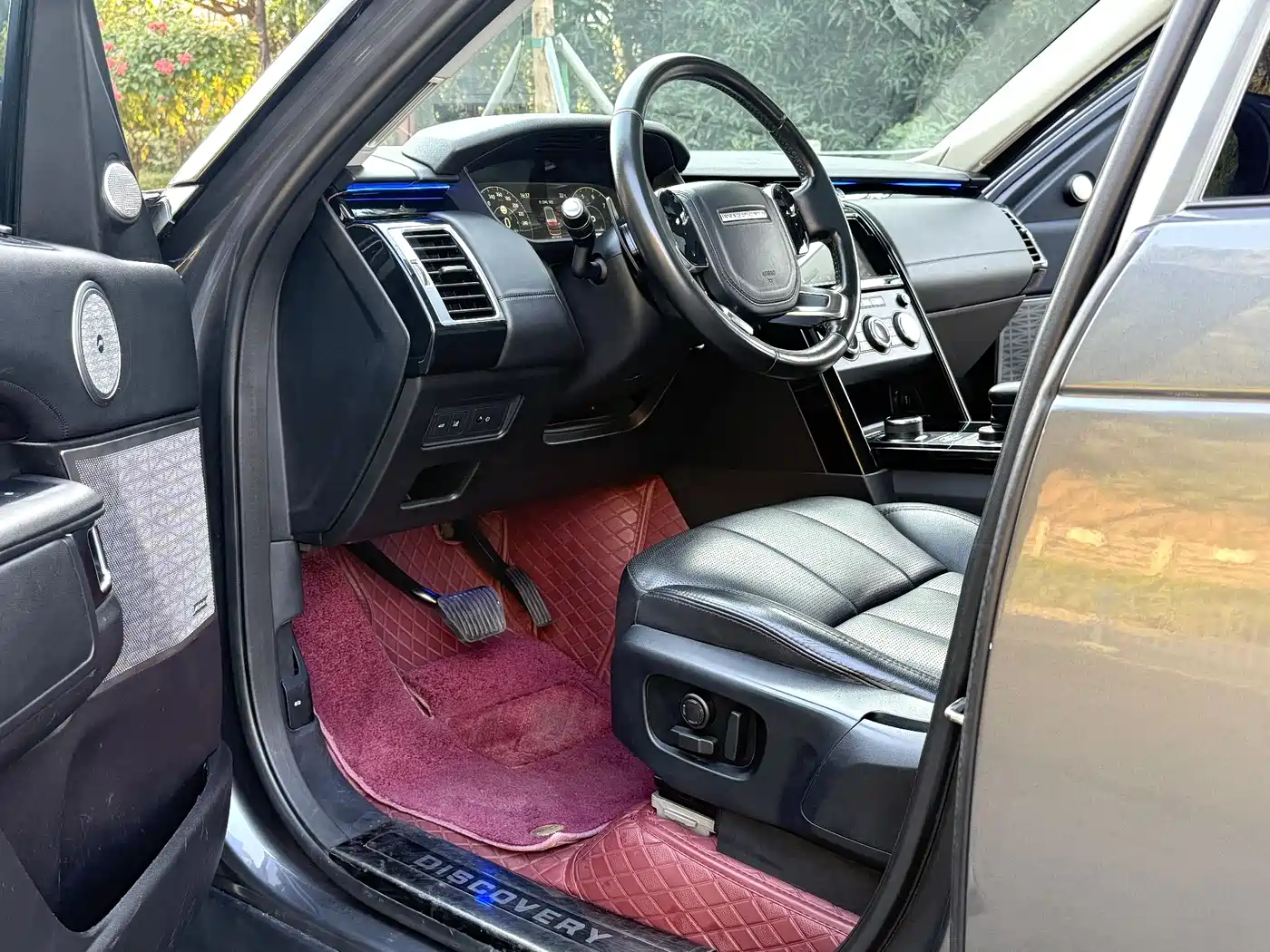 Land Rover Discovery 2017 3.0 SC V6 SE фото 9