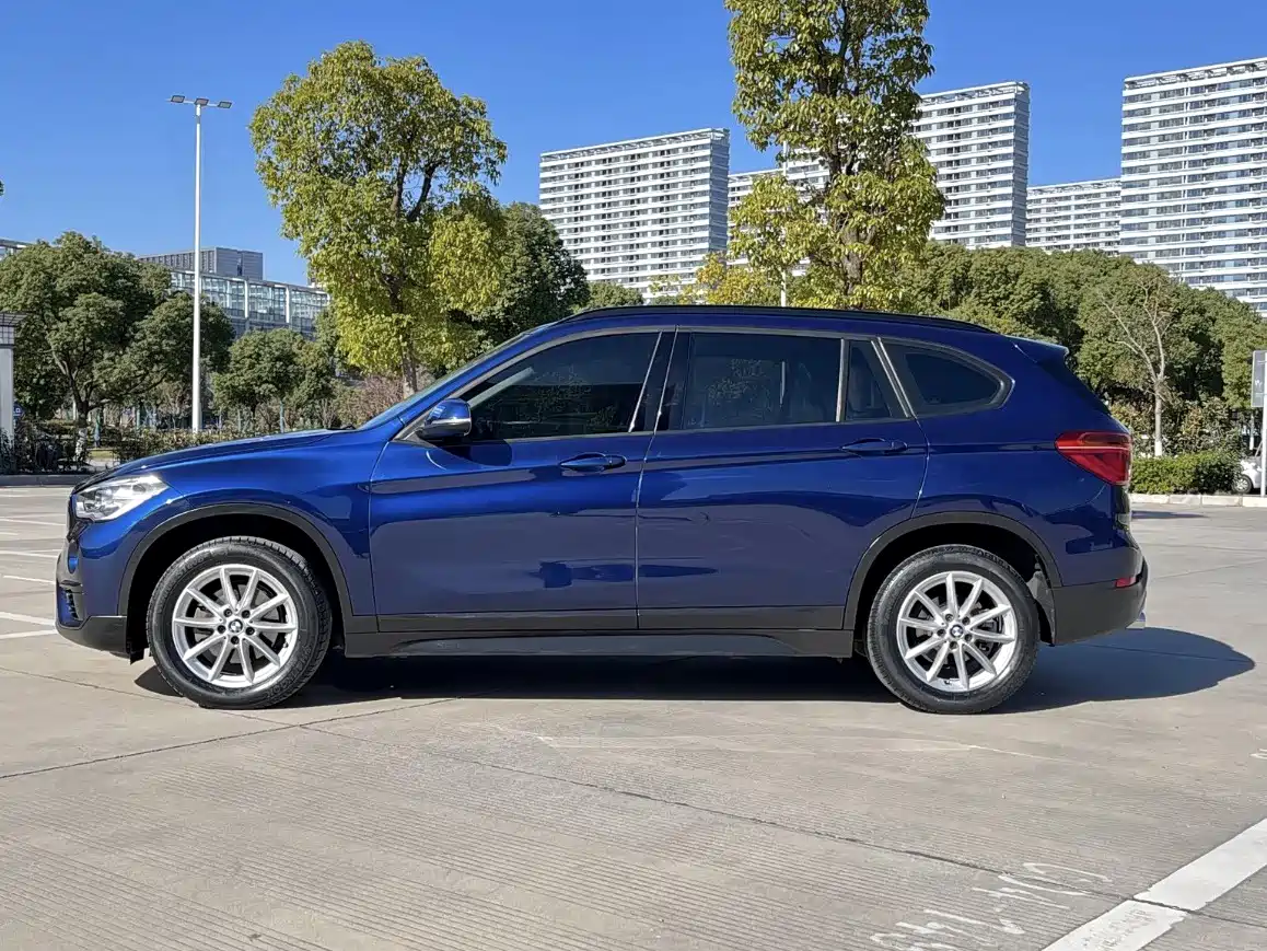 BMW X1 2019 sDrive18Li Fashion Model фото 16