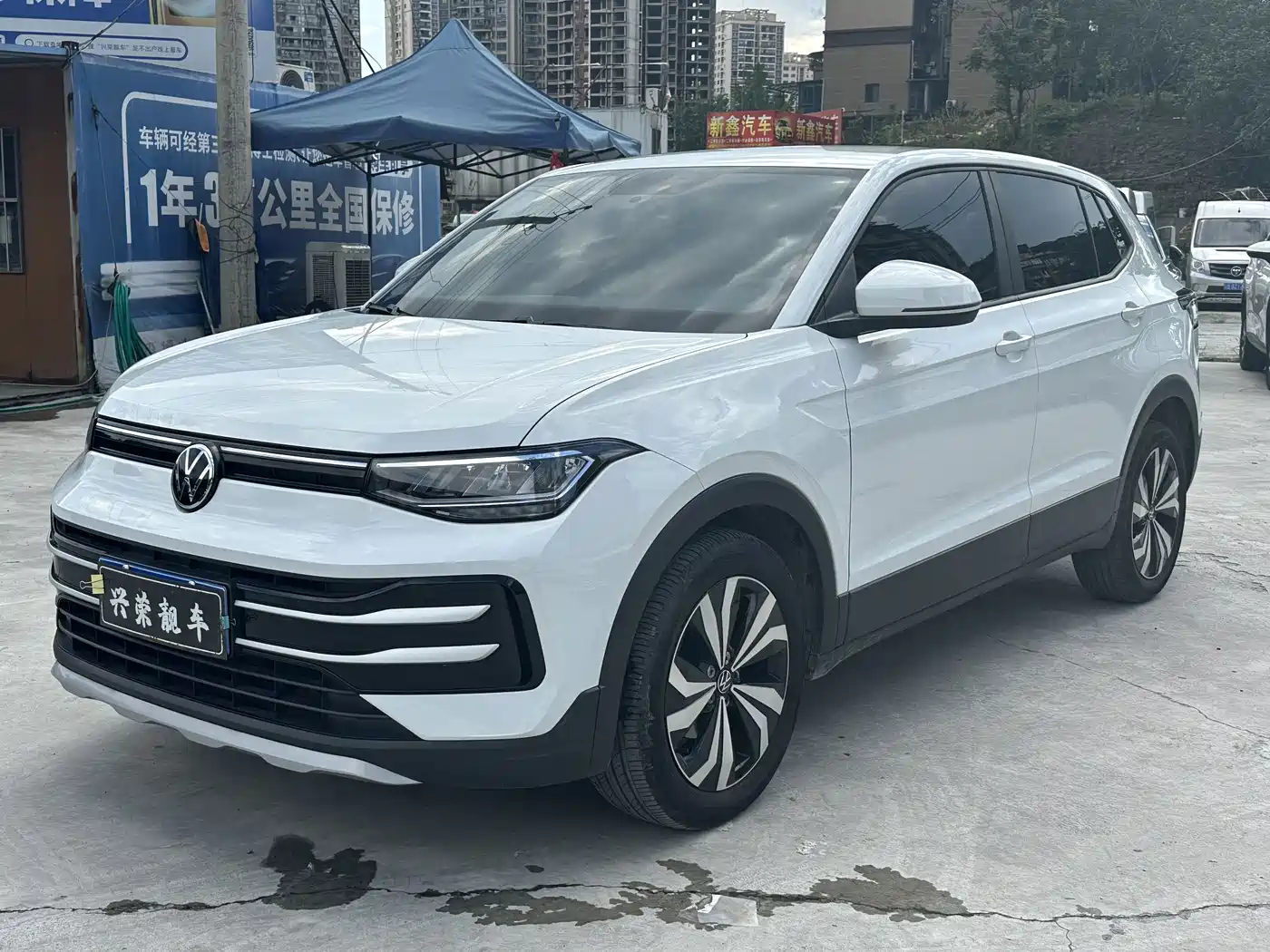 Фото 1 - Volkswagen Tharu