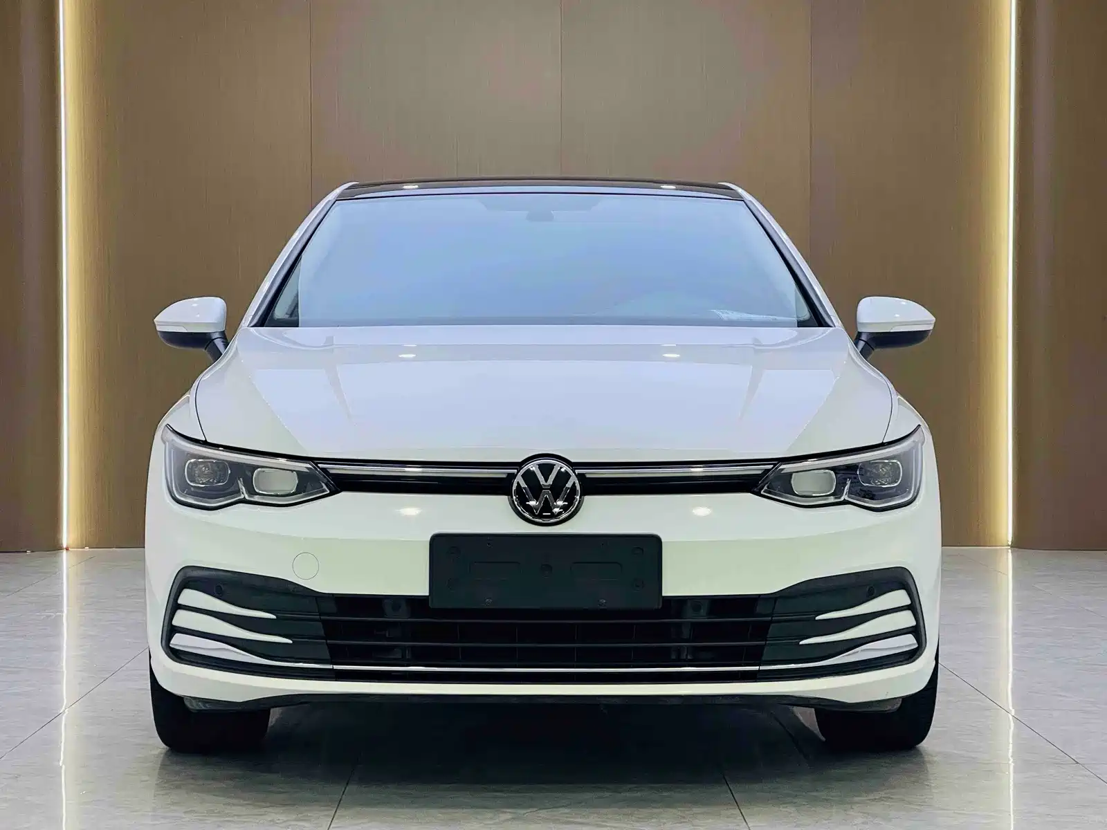 Фото 2 - Volkswagen Golf
