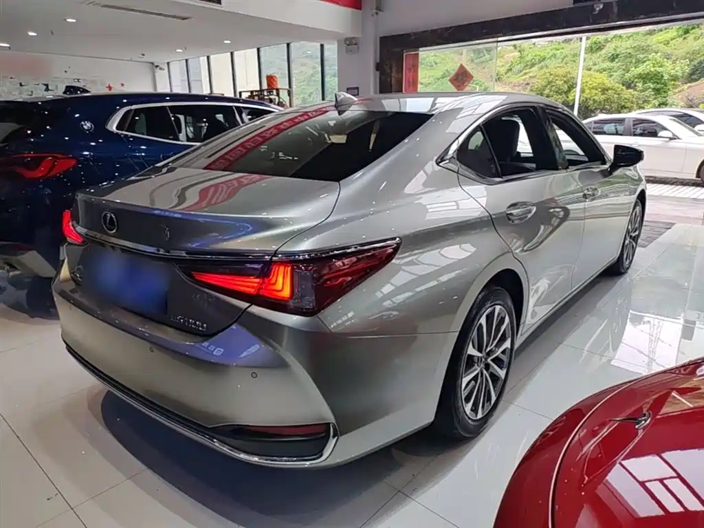 Lexus ES 2022 200 Excellence Edition фото 7