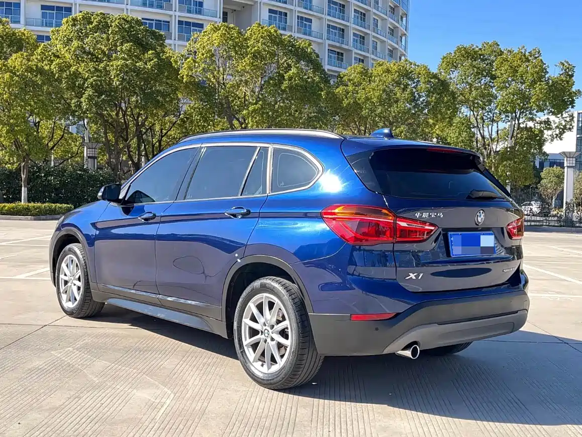 BMW X1 2019 sDrive18Li Fashion Model фото 5