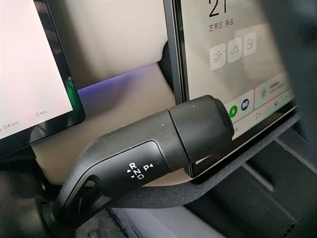 VOLVO XC70 PLUG-IN HYBRID