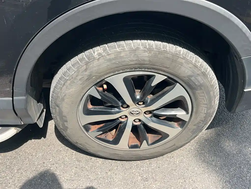 Toyota RAV4 Rongfang 2016 2.0L CVT 2WD Trend (China V) фото 24