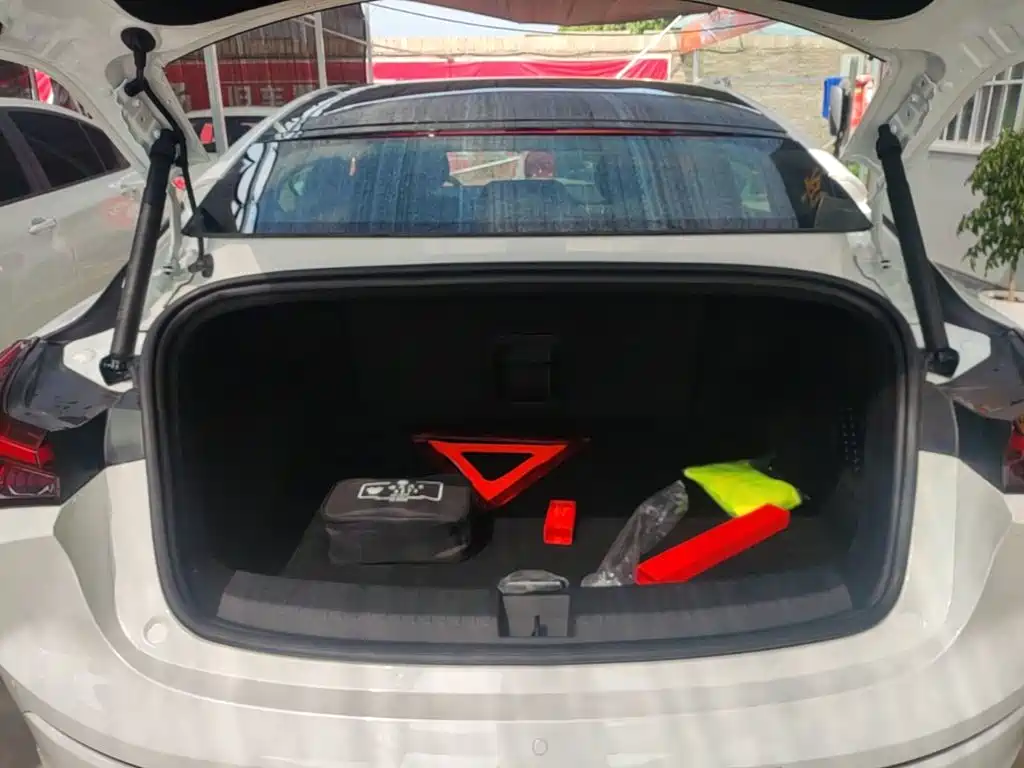 Nezha Auto Nezha S 2026 2024 Model Pure Electric 520km RWD Lite Edition