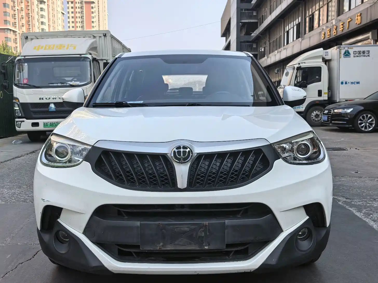 Фото 1 - Zhonghua V3