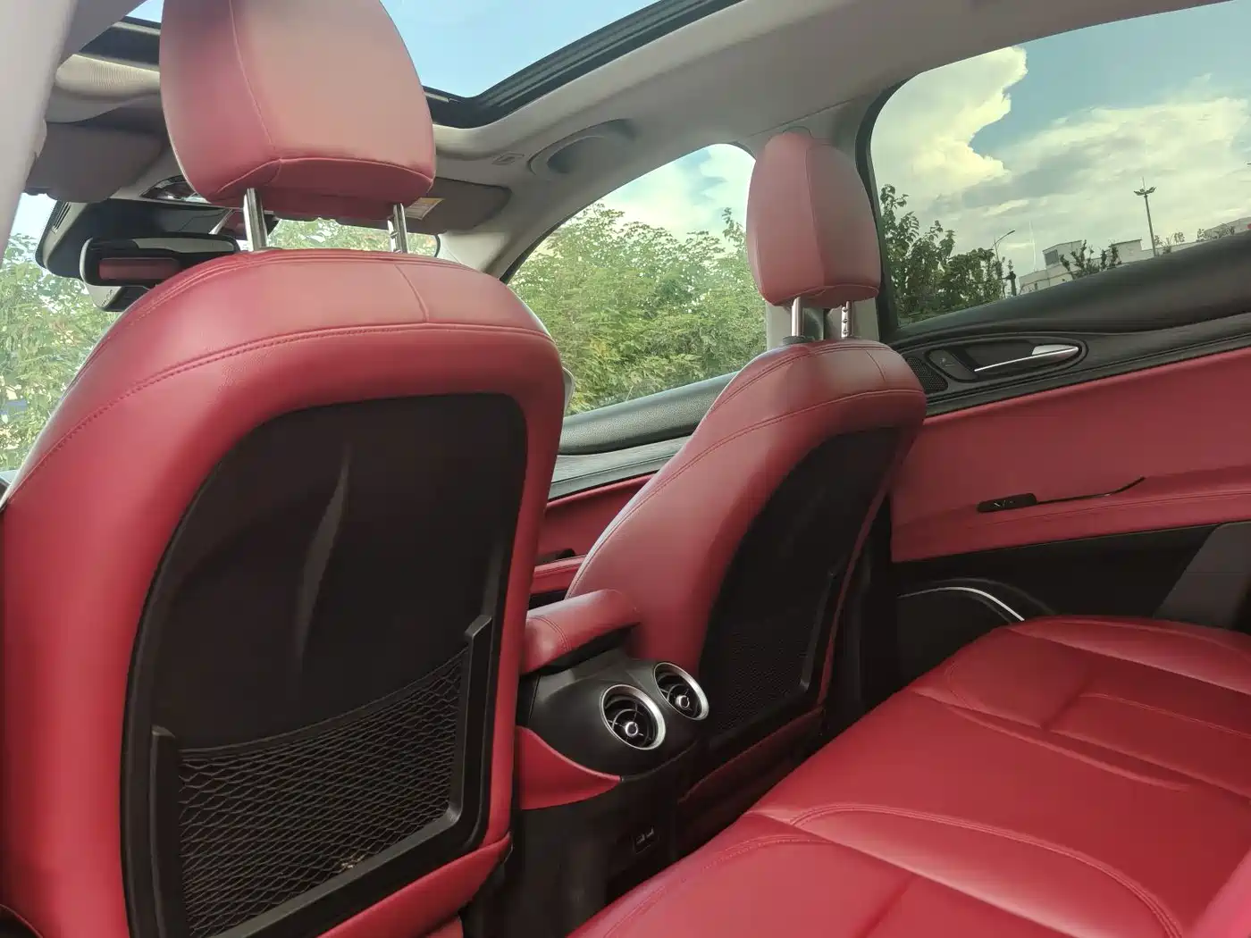Alfa Romeo Stelvio 2018 2017 2.0T 200HP Luxury Edition