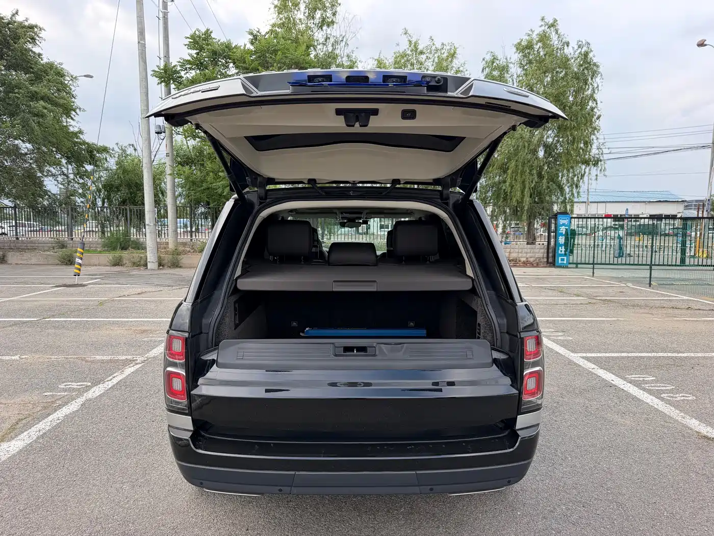 Land Rover Range Rover 2022 3.0 L6 400PS Heritage Extended Classic Edition фото 28