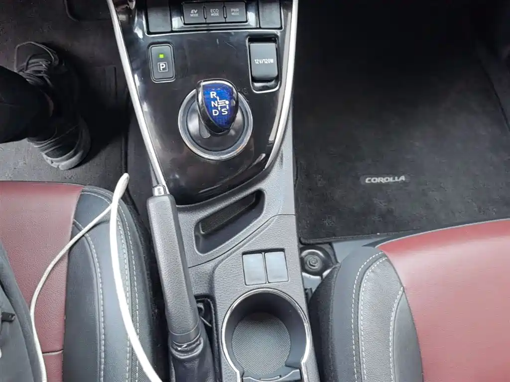 Toyota Corolla 2018 Hybrid 1.8L E-CVT Smart Edition фото 14