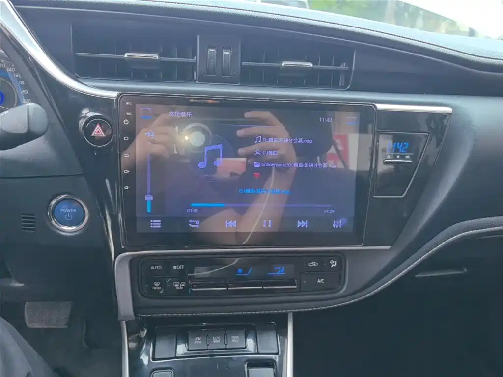 Toyota Corolla 2018 Hybrid 1.8L E-CVT Smart Edition фото 13