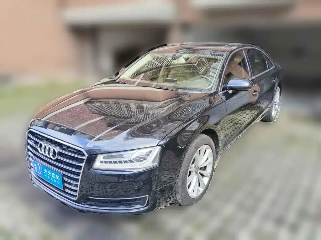 Фото 1 - Audi A8