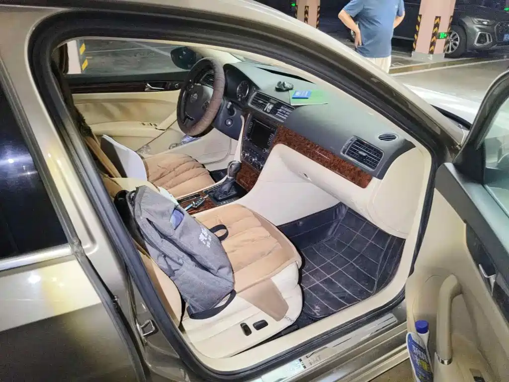 Volkswagen Passat 2012 2011 1.8TSI DSG Royal Edition