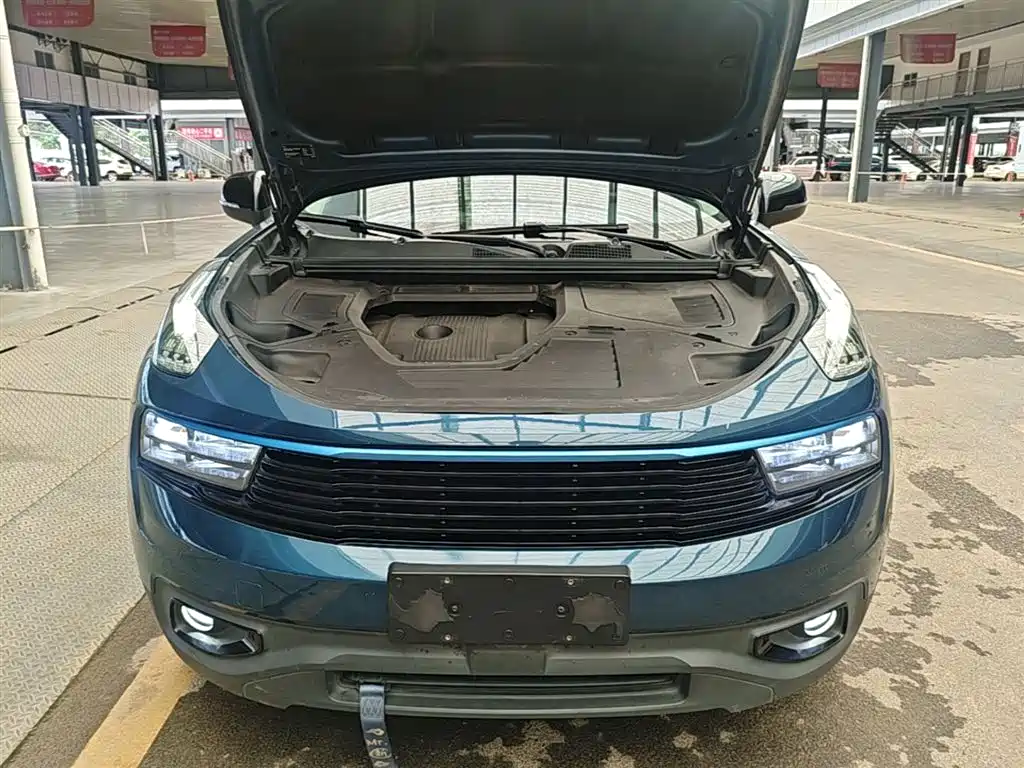 Lynk & Co 01 2017 2.0T 2WD Pro Shine Edition фото 20
