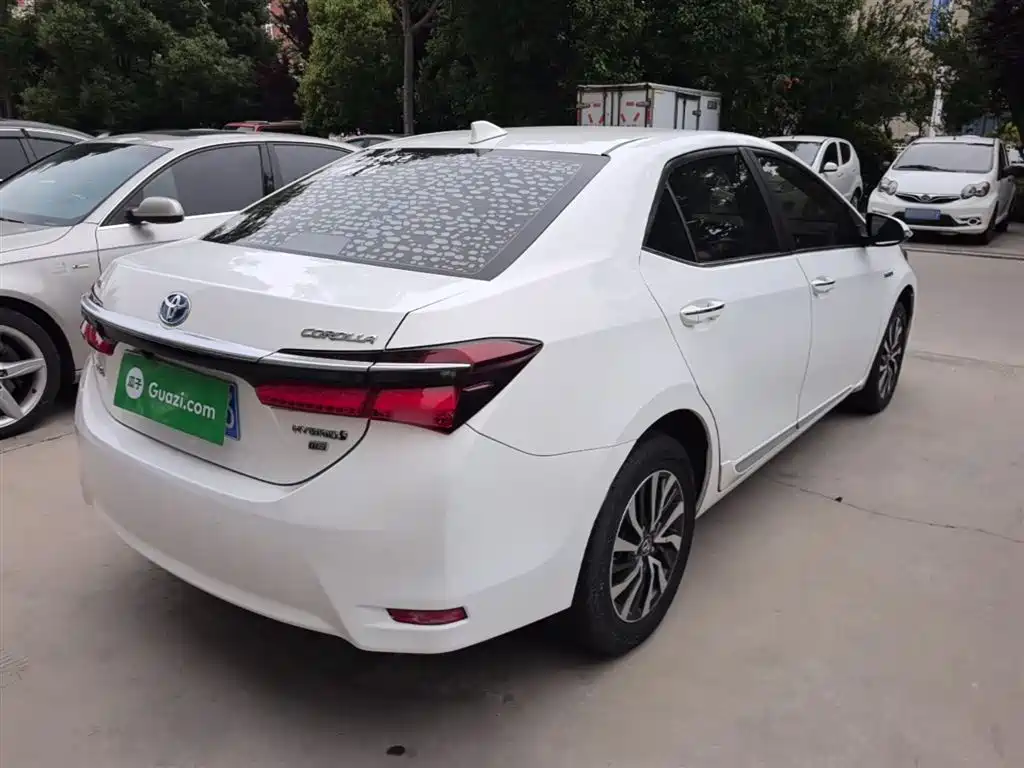 Toyota Corolla 2018 Hybrid 1.8L E-CVT Smart Edition фото 7