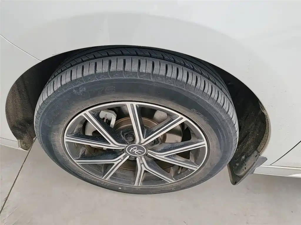 BYD Song MAX New Energy 2022 DM-i 105KM Executive Edition фото 25
