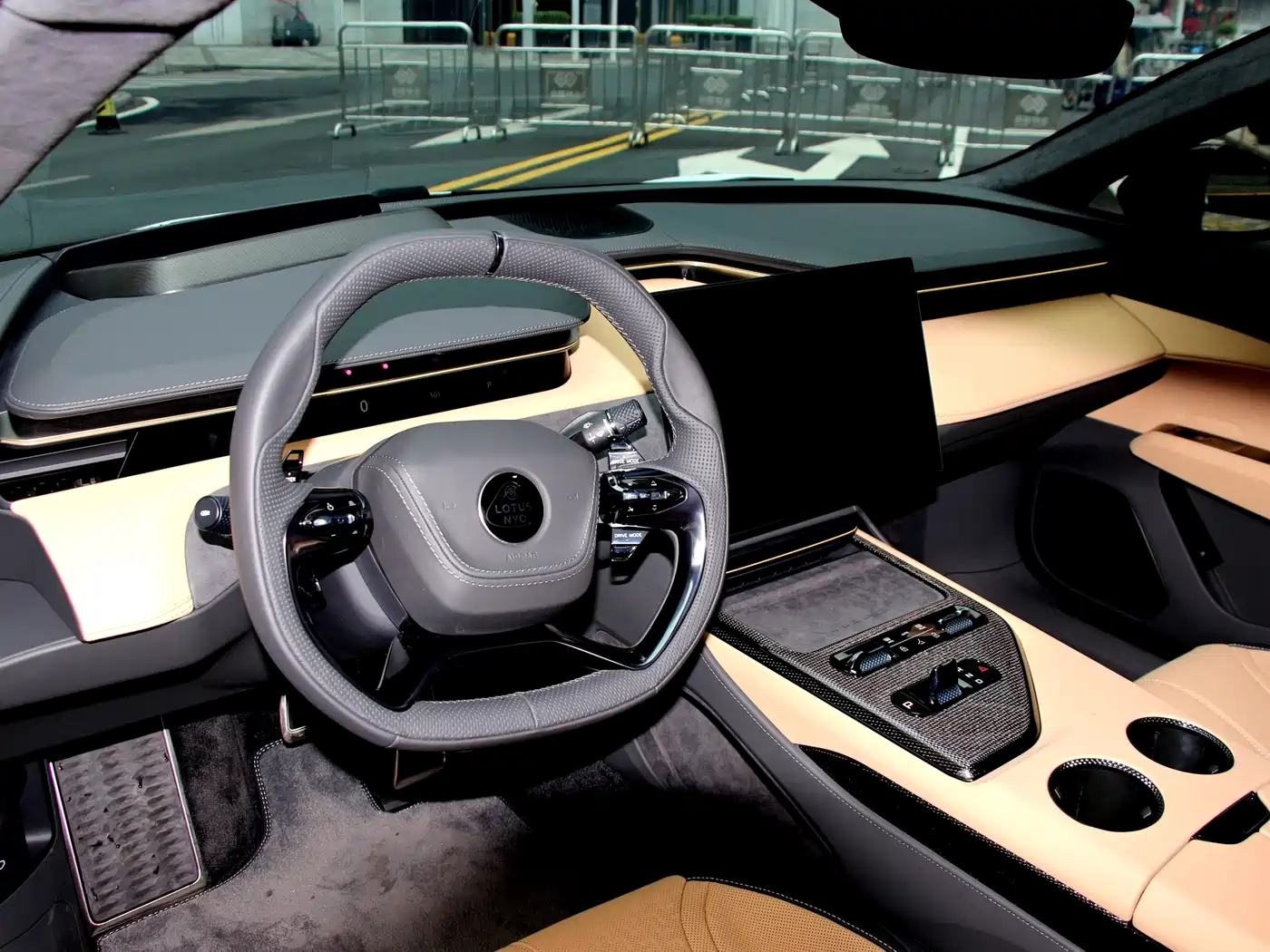 LOTUS SPORTS CAR EMEYA FLOWERS