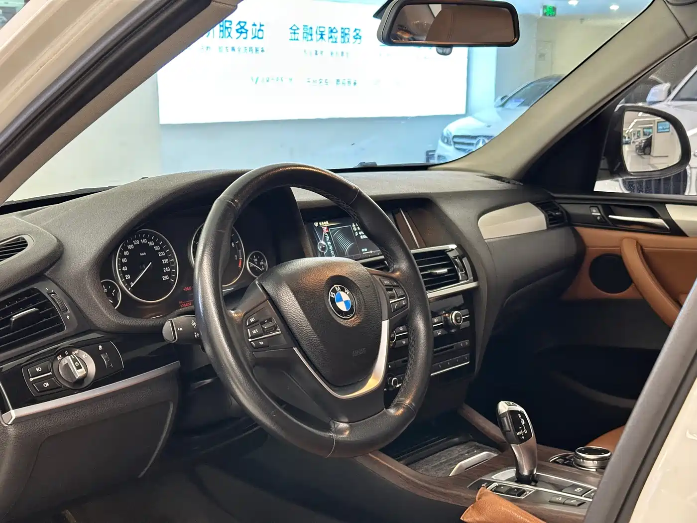 BMW X3 (Import) 2014 xDrive28i Leading Edition фото 10