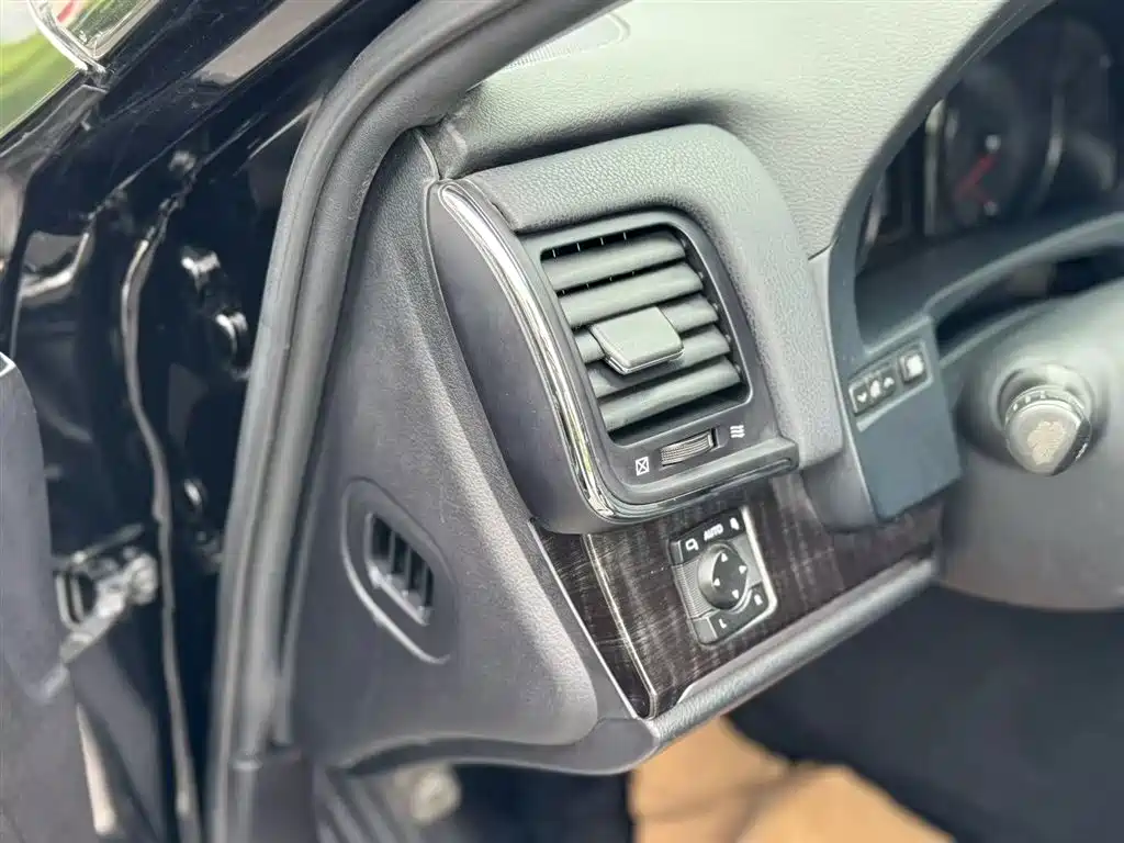 Toyota Crown 2015 2.0T Fashion фото 8