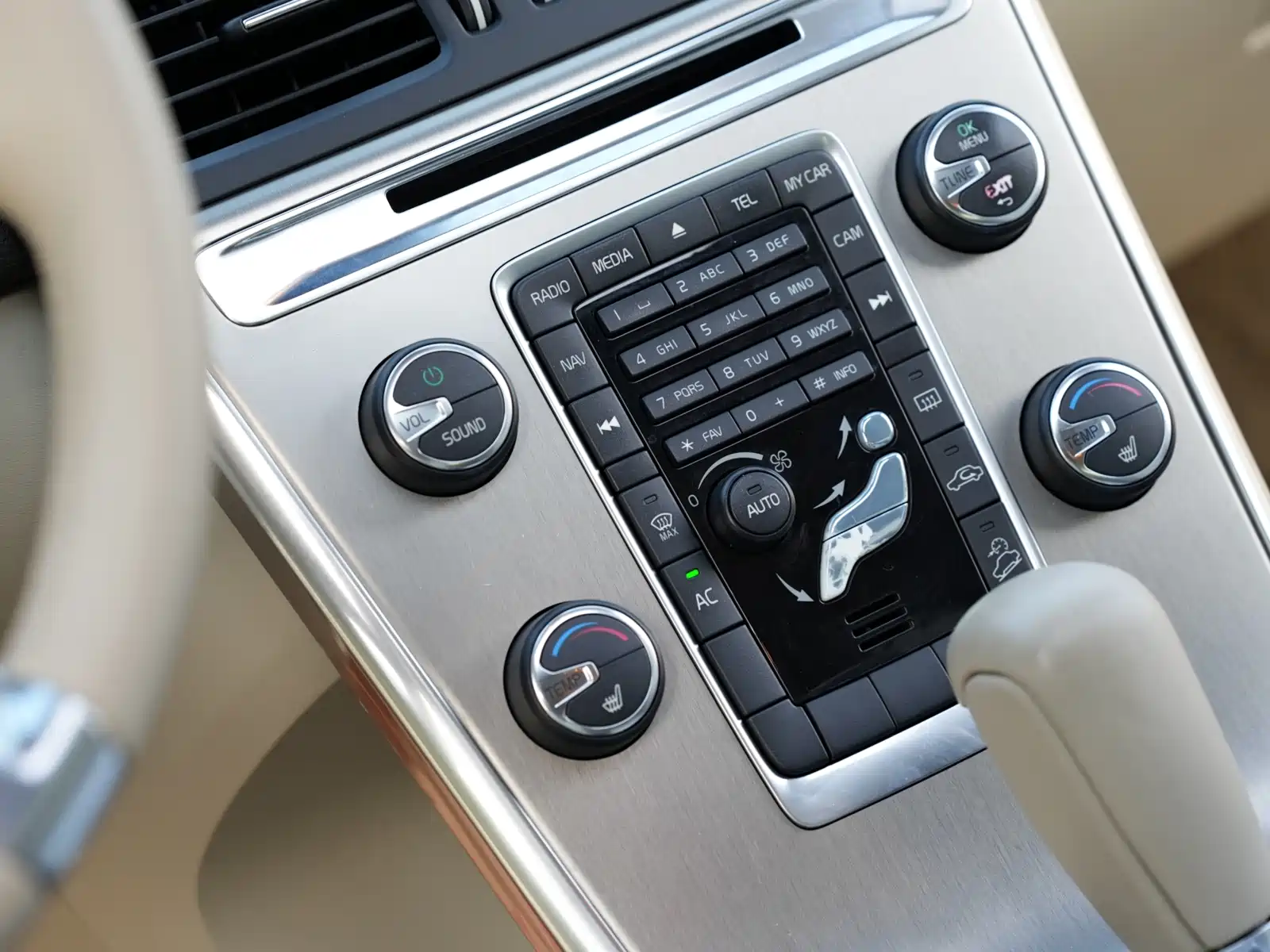 Photo 36 - Volvo XC60 (Import)