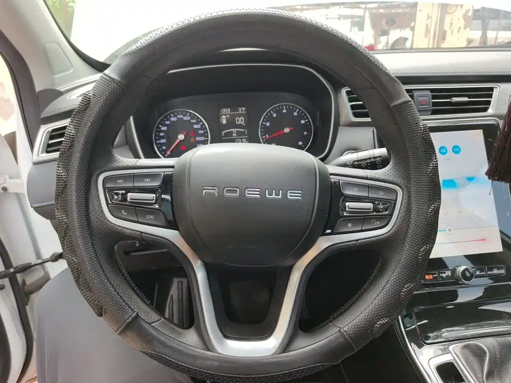 Фото 11 - Roewe RX5