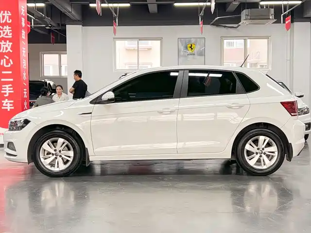 Volkswagen Polo 2023 Facelift Plus 1.5L Auto Joyful Living Edition — фото 4