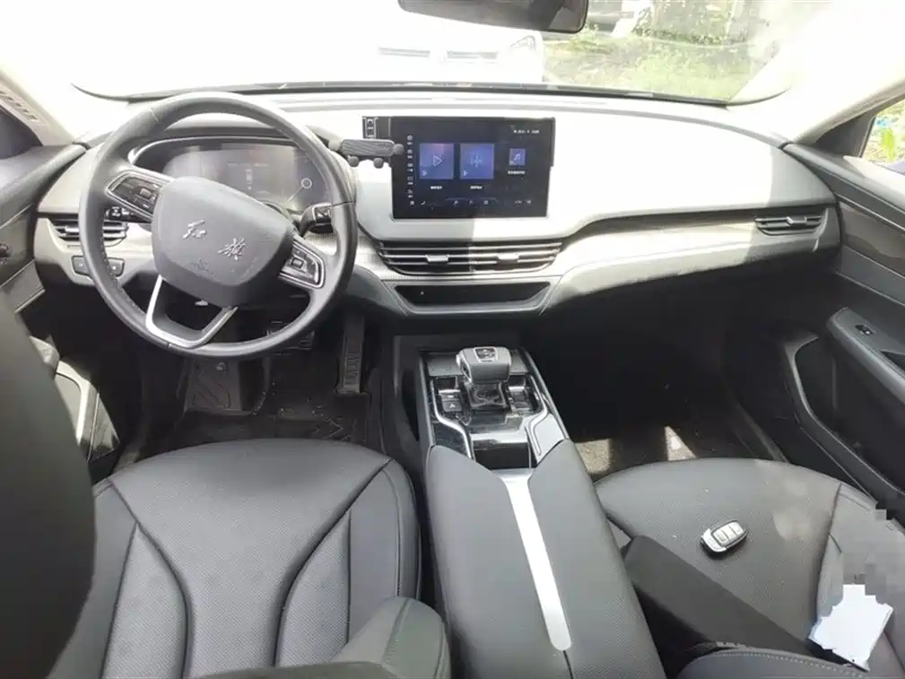 Hongqi E-QM5 2023 Facelift Basic Travel Edition фото 14